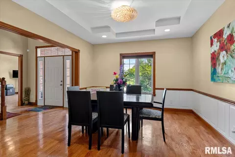 Dining - 2517 Dickens Dr, Springfield, IL 62711 photo 1 of 4