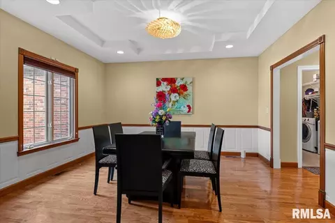 Dining - 2517 Dickens Dr, Springfield, IL 62711 photo 3 of 4