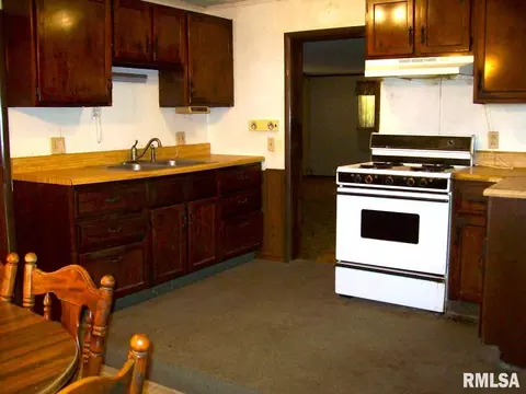 Kitchen - 37 Lewis St, Winchester, IL 62694 photo 1 of 1