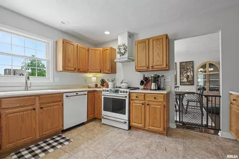 Kitchen - 416 S Maple Ave, Minier, IL 61759 photo 2 of 3