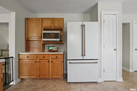 Kitchen - 416 S Maple Ave, Minier, IL 61759 photo 3 of 3