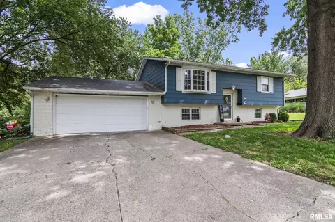 2 Groton Dr, Springfield, IL 62702
