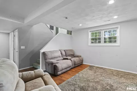 Other - 2 Groton Dr, Springfield, IL 62702 photo 3 of 7
