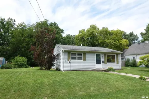 792 Day St, Galesburg, IL 61401