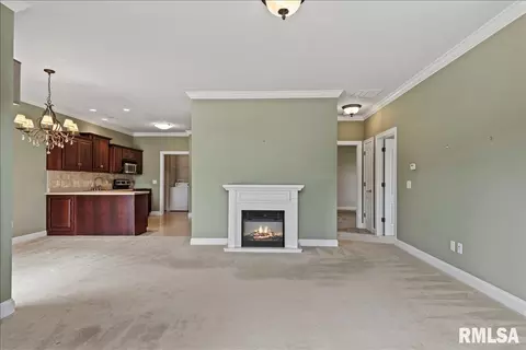 Living - 805 Colorado Ct, Springfield, IL 62711 photo 2 of 5