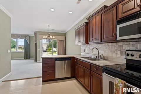 Kitchen - 805 Colorado Ct, Springfield, IL 62711 photo 2 of 2