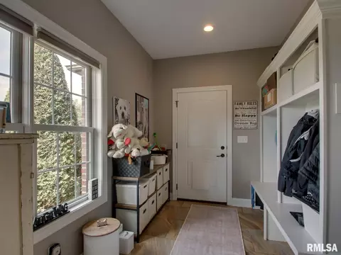 Entry Way - 507 E High St, Mendon, IL 62351 photo 2 of 2