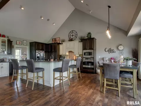 Kitchen - 507 E High St, Mendon, IL 62351 photo 4 of 6