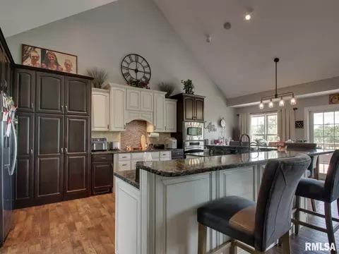 Kitchen - 507 E High St, Mendon, IL 62351 photo 5 of 6