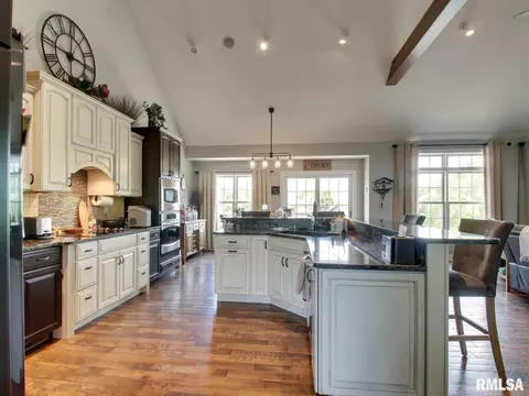 Kitchen - 507 E High St, Mendon, IL 62351 photo 3 of 6
