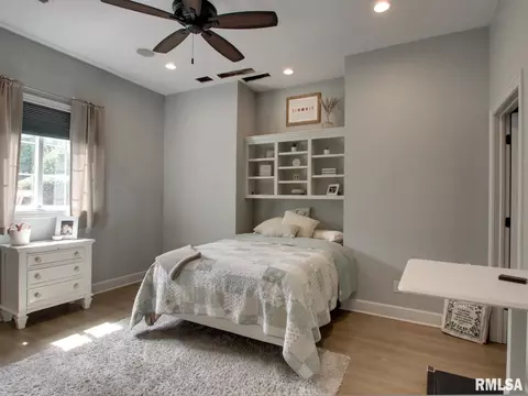 Bedroom - 507 E High St, Mendon, IL 62351 photo 5 of 6