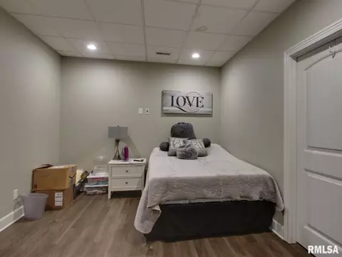 Bedroom - 507 E High St, Mendon, IL 62351 photo 4 of 6
