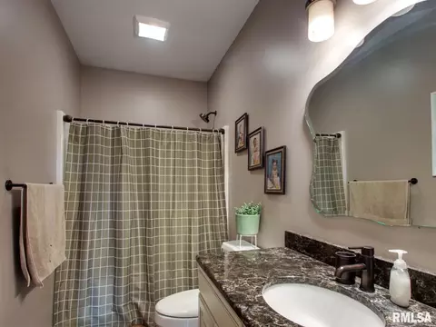 Bath - 507 E High St, Mendon, IL 62351 photo 5 of 5