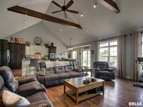 Living - 507 E High St, Mendon, IL 62351 photo 1 of 5