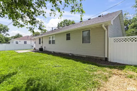 Exterior - 317 E Kimble St, Springfield, IL 62703 photo 4 of 6