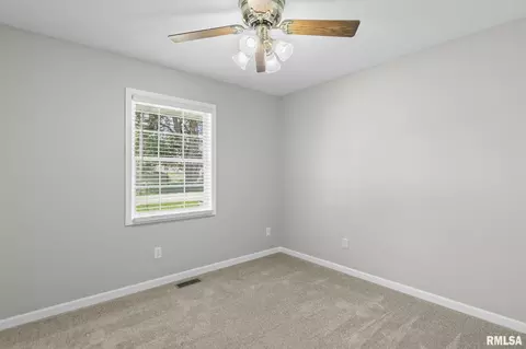 Bedroom - 317 E Kimble St, Springfield, IL 62703 photo 7 of 9