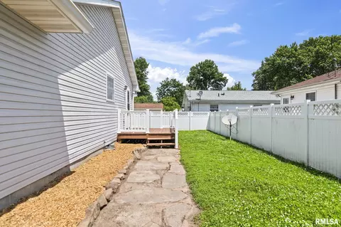 Exterior - 317 E Kimble St, Springfield, IL 62703 photo 5 of 6