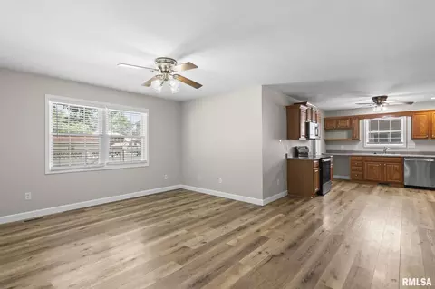 Living - 317 E Kimble St, Springfield, IL 62703 photo 4 of 4
