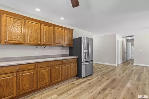 Entry Way - 317 E Kimble St, Springfield, IL 62703 photo 2 of 3