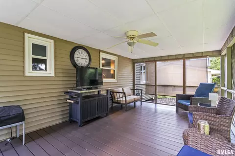 Exterior - 155 Exmore Dr, Springfield, IL 62704 photo 6 of 11