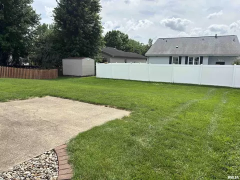 Exterior - 2905 Rend Dr, Springfield, IL 62707 photo 3 of 4