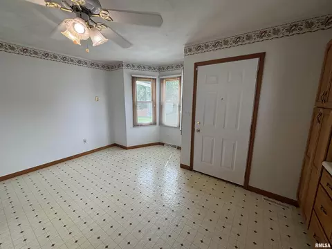 Entry Way - 2905 Rend Dr, Springfield, IL 62707 photo 2 of 2