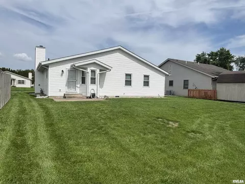 Exterior - 2905 Rend Dr, Springfield, IL 62707 photo 2 of 4