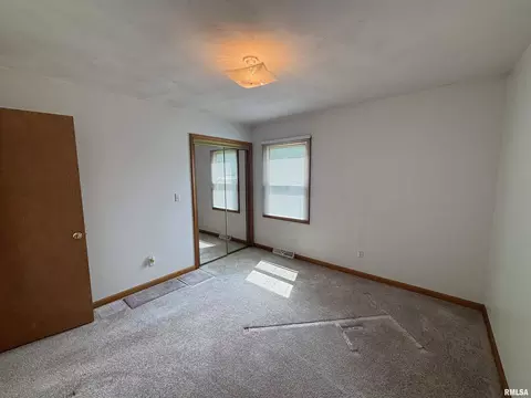 Bedroom - 2905 Rend Dr, Springfield, IL 62707 photo 5 of 6