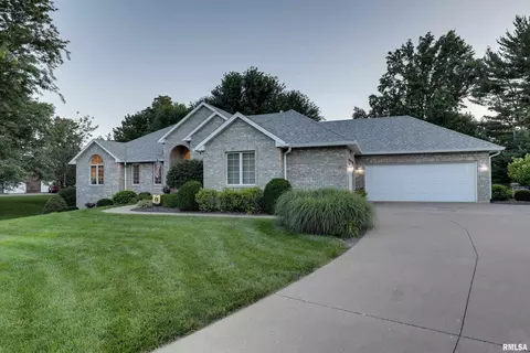 2701 Cheswick Rd, Quincy, IL 62301