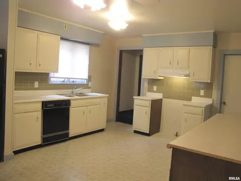 215 N State St, Springfield, IL 62702 photo 4