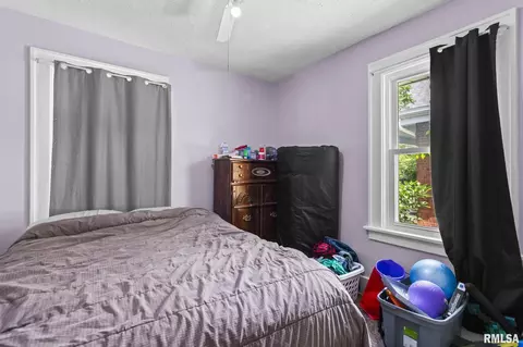Bedroom - 1904 S College St, Springfield, IL 62704 photo 7 of 7
