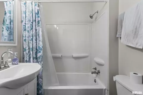 Bath - 1904 S College St, Springfield, IL 62704 photo 1 of 1