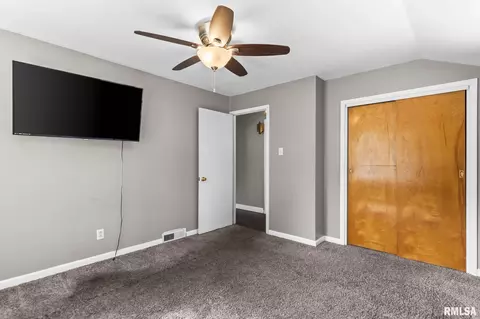Bedroom - 1904 S College St, Springfield, IL 62704 photo 4 of 7