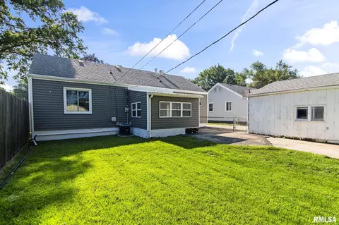 Exterior - 3219 Butler St, Springfield, IL 62703 photo 6 of 7
