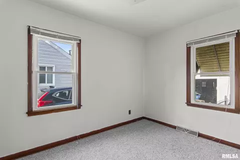Bedroom - 3219 Butler St, Springfield, IL 62703 photo 4 of 9