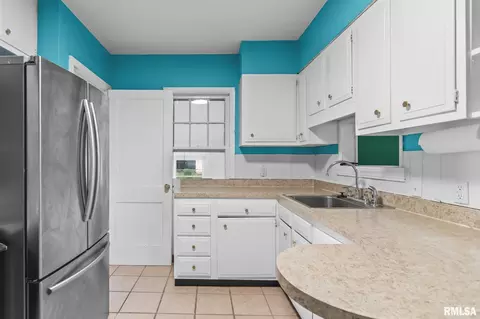 Kitchen - 3219 Butler St, Springfield, IL 62703 photo 3 of 3