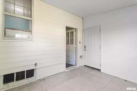Entry Way - 3219 Butler St, Springfield, IL 62703 photo 1 of 2