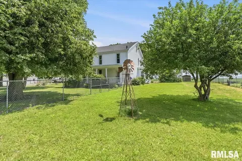 17124 Engle St, Athens, IL 62613 photo 3