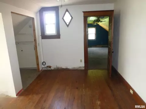 Bedroom - 121 E Fortune St, Virden, IL 62690 photo 6 of 8