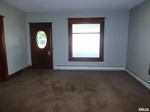 Living - 121 E Fortune St, Virden, IL 62690 photo 1 of 5