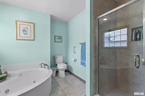 Bath - 3549 Benbrook Dr, Springfield, IL 62711 photo 3 of 5