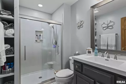 Bath - 3549 Benbrook Dr, Springfield, IL 62711 photo 4 of 5