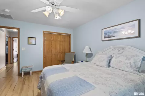 Bedroom - 3549 Benbrook Dr, Springfield, IL 62711 photo 7 of 9