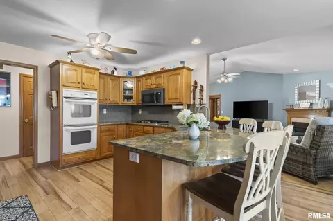 Kitchen - 3549 Benbrook Dr, Springfield, IL 62711 photo 4 of 4
