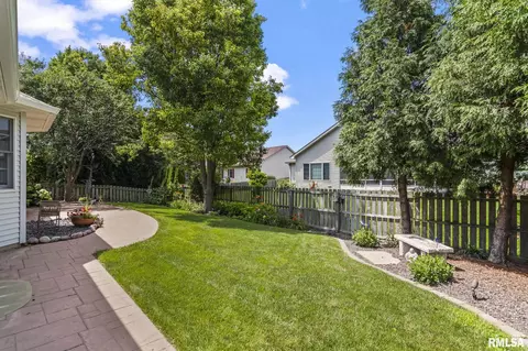 Exterior - 3549 Benbrook Dr, Springfield, IL 62711 photo 4 of 6