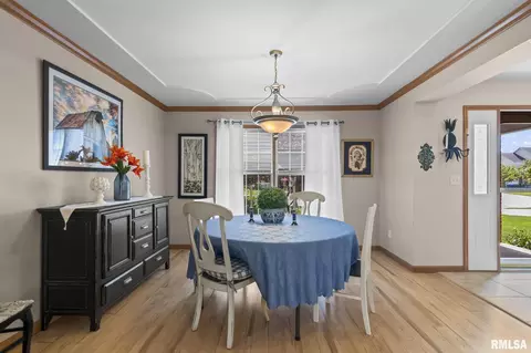 Dining - 3549 Benbrook Dr, Springfield, IL 62711 photo 3 of 5