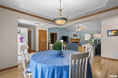 Dining - 3549 Benbrook Dr, Springfield, IL 62711 photo 2 of 5