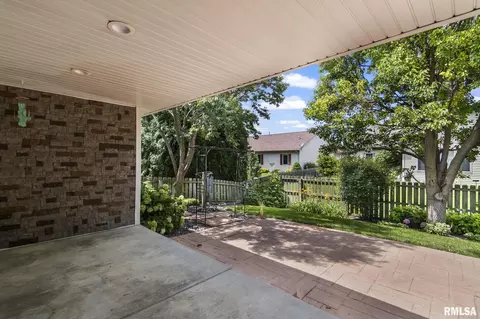 Exterior - 3549 Benbrook Dr, Springfield, IL 62711 photo 2 of 6