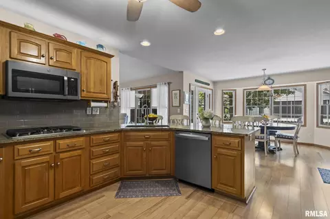 Kitchen - 3549 Benbrook Dr, Springfield, IL 62711 photo 1 of 4