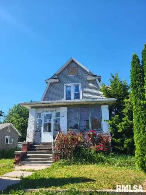 343 W 1st St, Galesburg, IL 61401